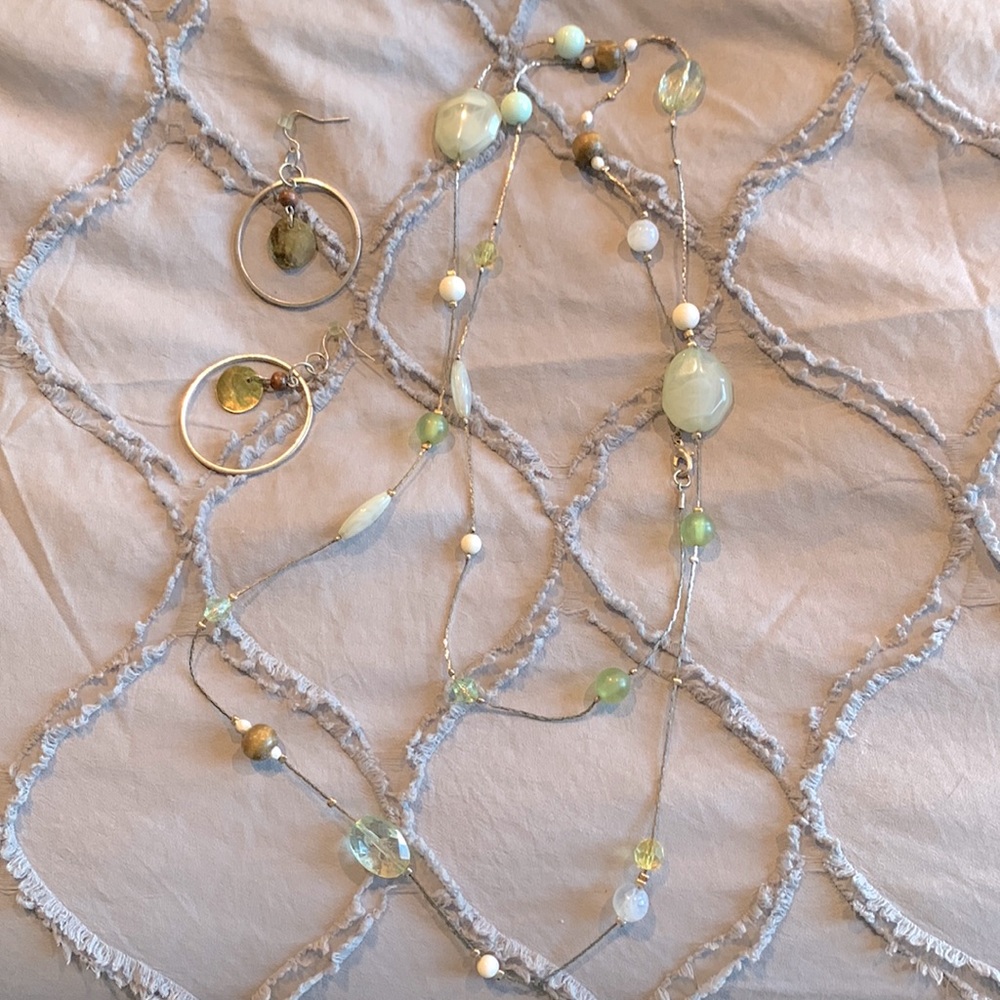 Necklace and earrings set